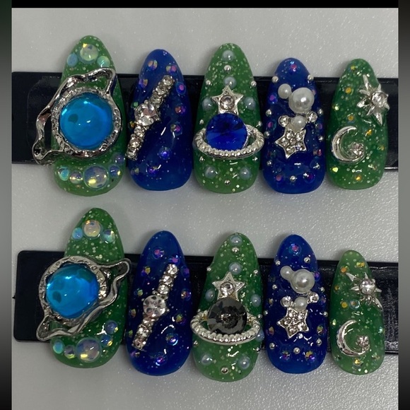 Planet ATLien Blues Handmade Press On Nail Set - Picture 13 of 16